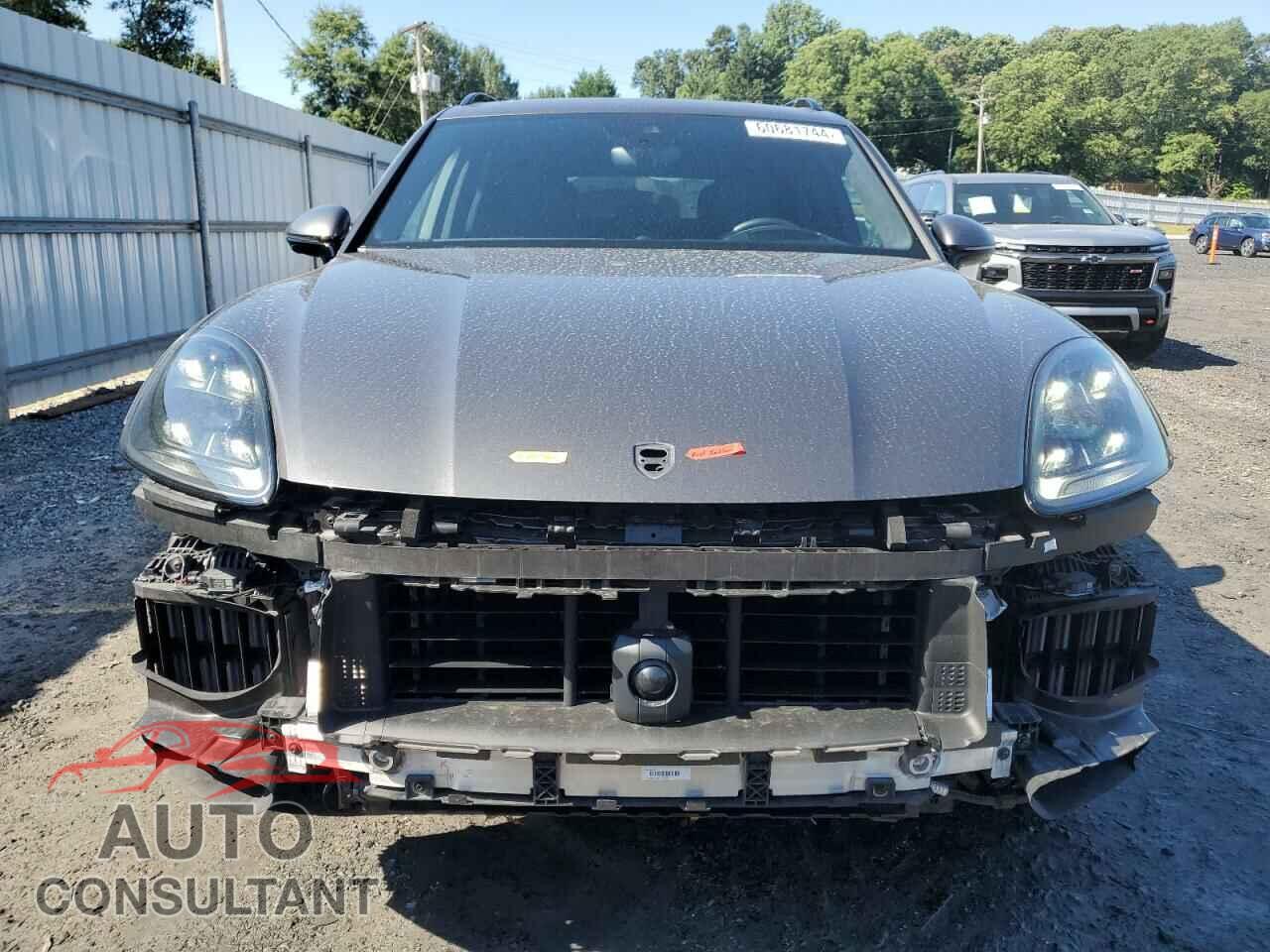 PORSCHE CAYENNE 2023 - WP1AG2AY5PDA18124