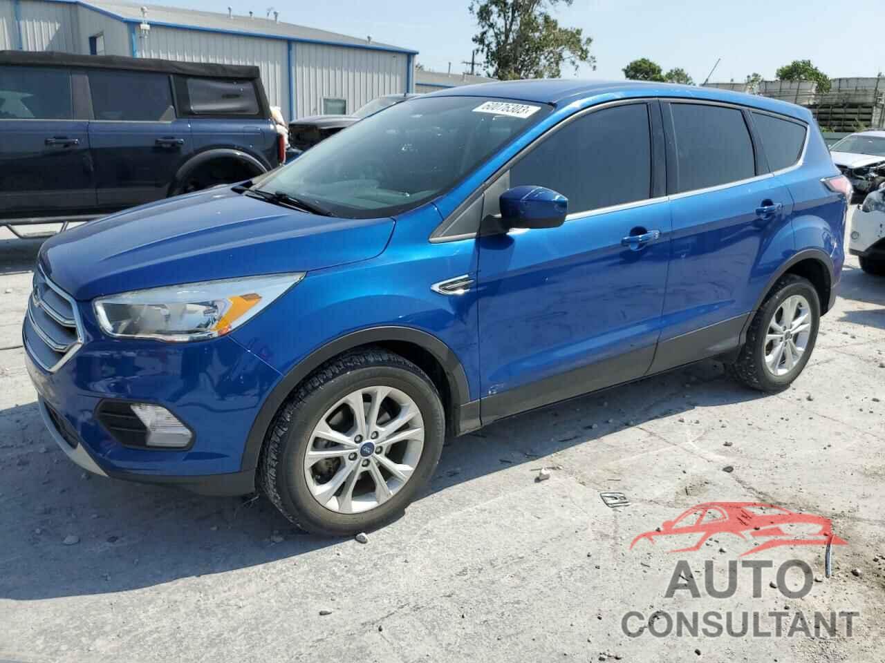 FORD ESCAPE 2017 - 1FMCU0GD4HUB42815