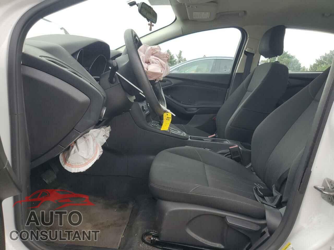 FORD FOCUS 2016 - 1FADP3E20GL211903