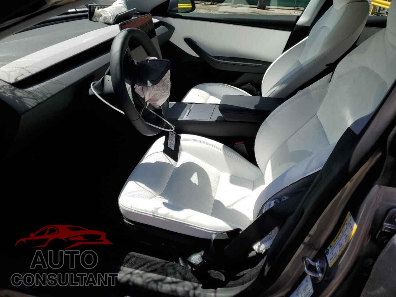 TESLA MODEL 3 2025 - 5YJ3E1EB2SF885529