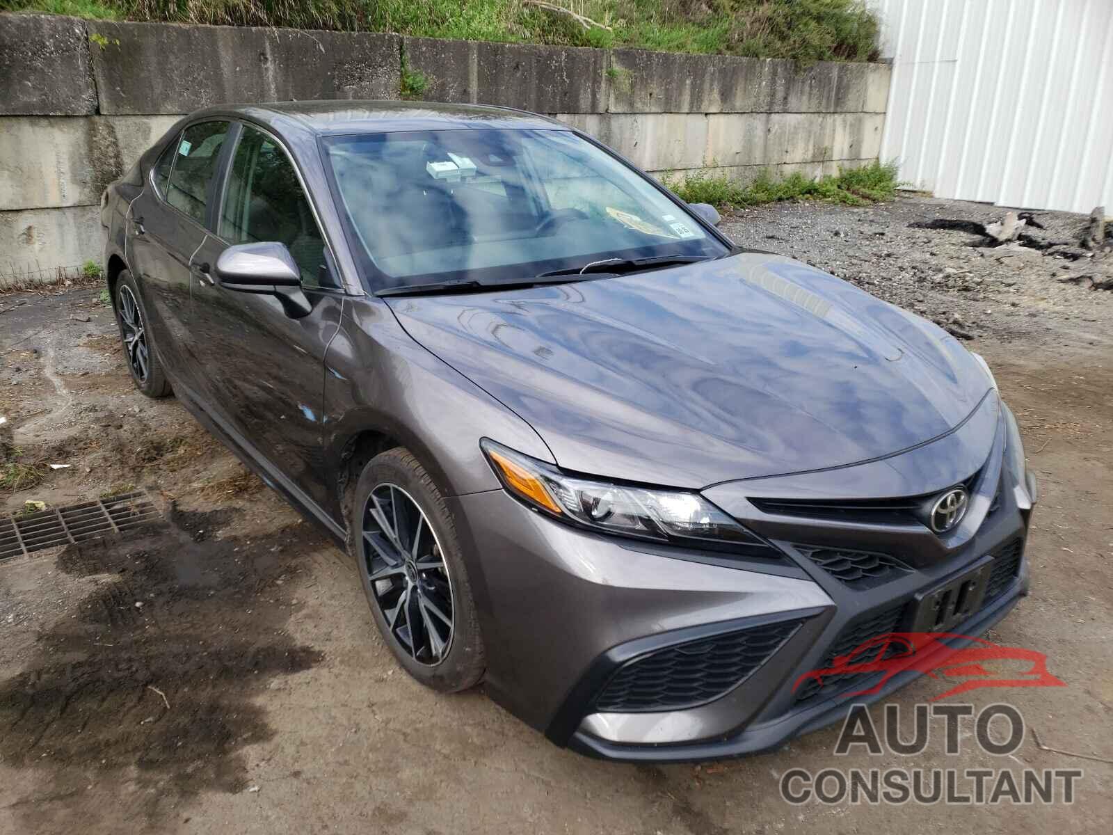 TOYOTA CAMRY 2021 - 4T1G11AK3MU405765