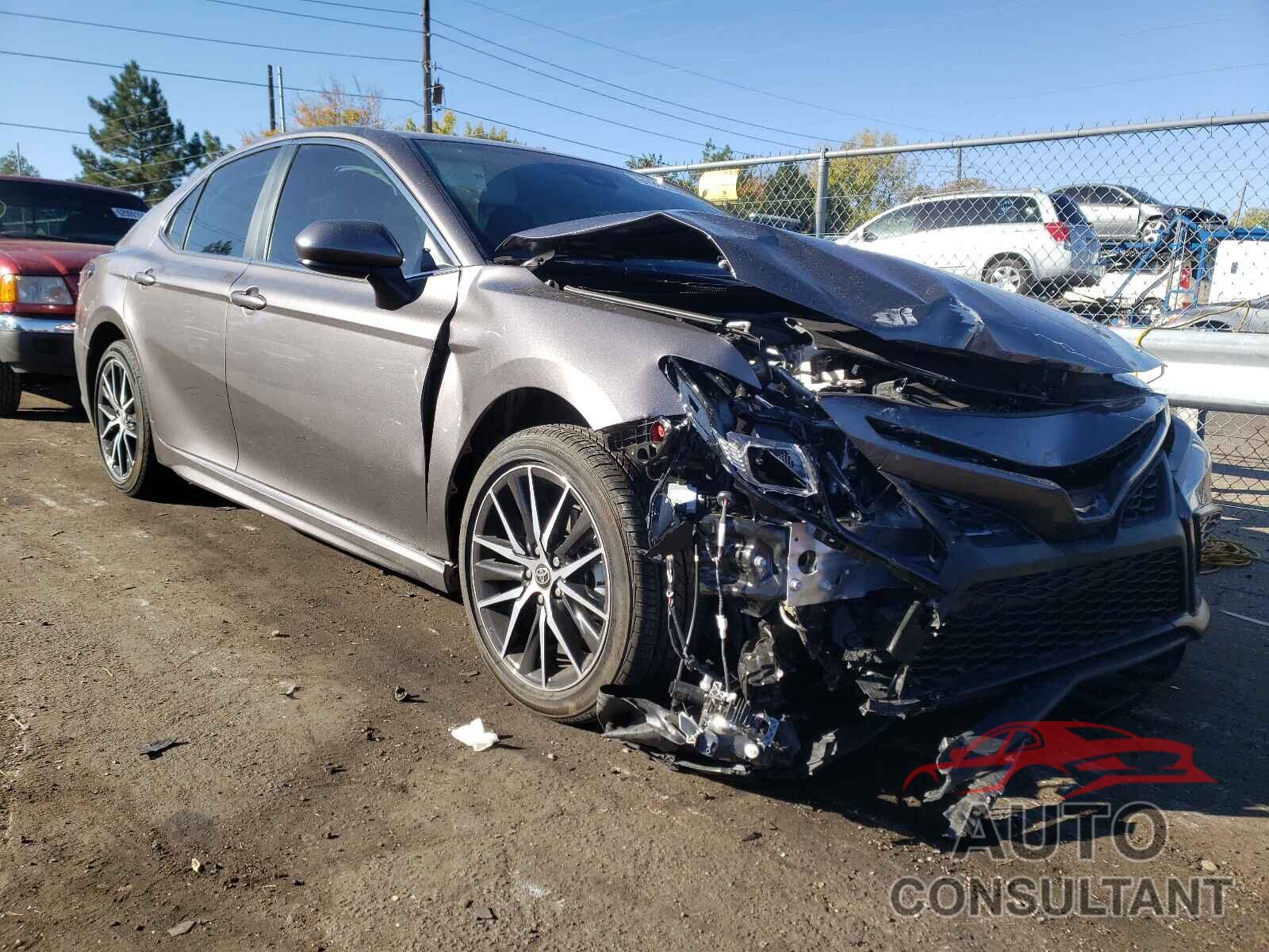 TOYOTA CAMRY 2021 - 4T1G11AK4MU594328