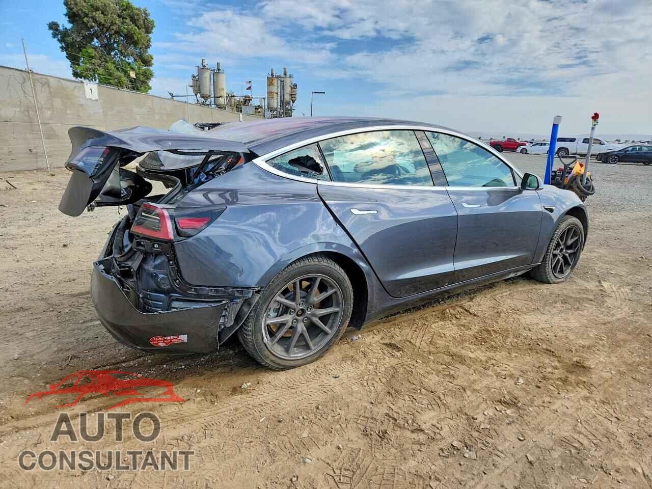 TESLA MODEL 3 2017 - 5YJ3E1EA5HF001261