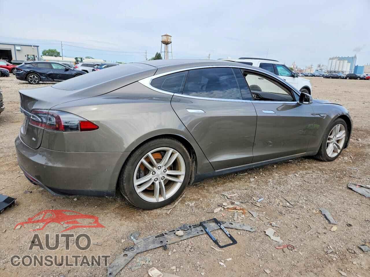 TESLA MODEL S 2015 - 5YJSA1E26FF110826
