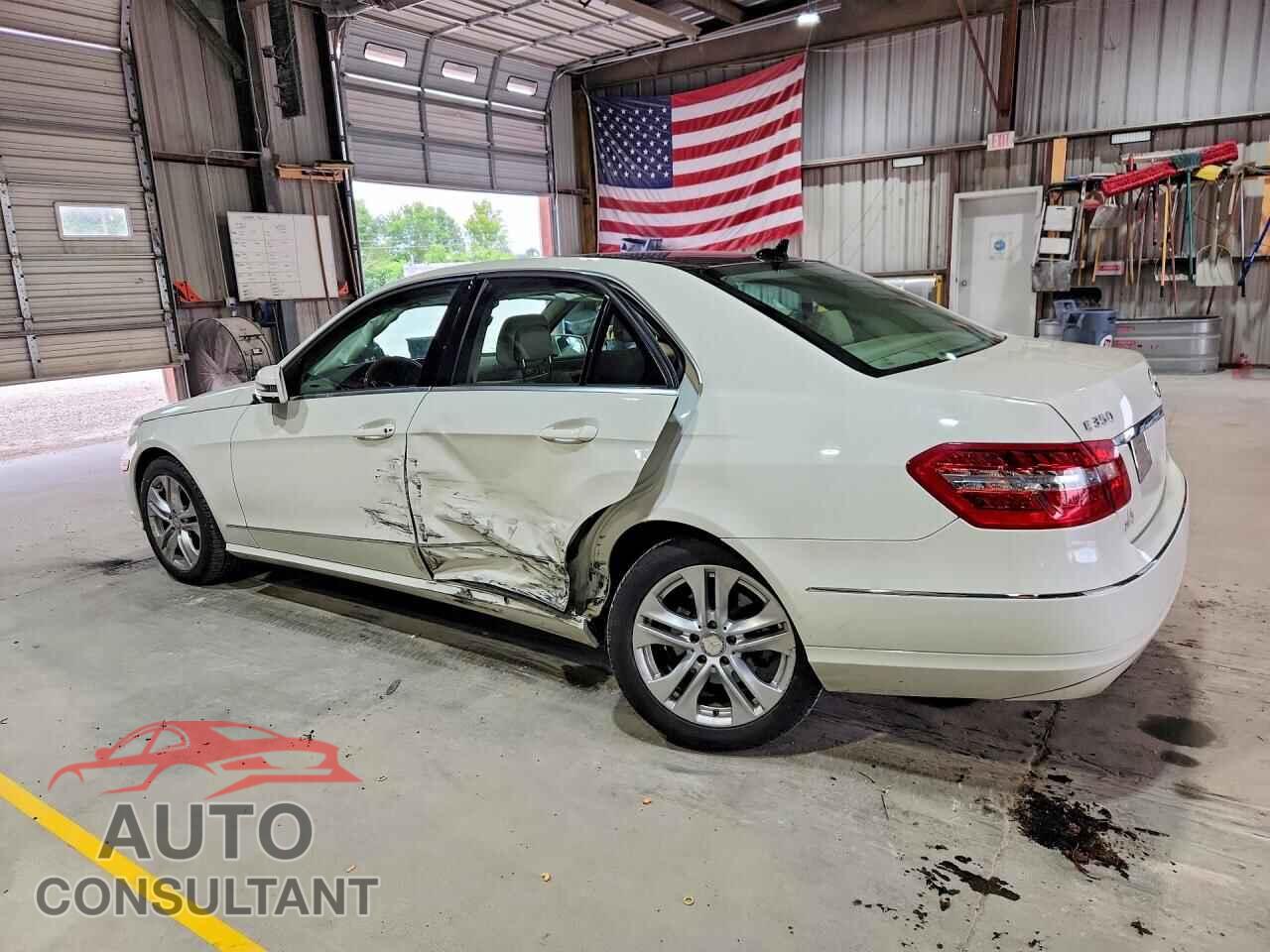 MERCEDES-BENZ E-CLASS 2011 - WDDHF8HB1BA395900