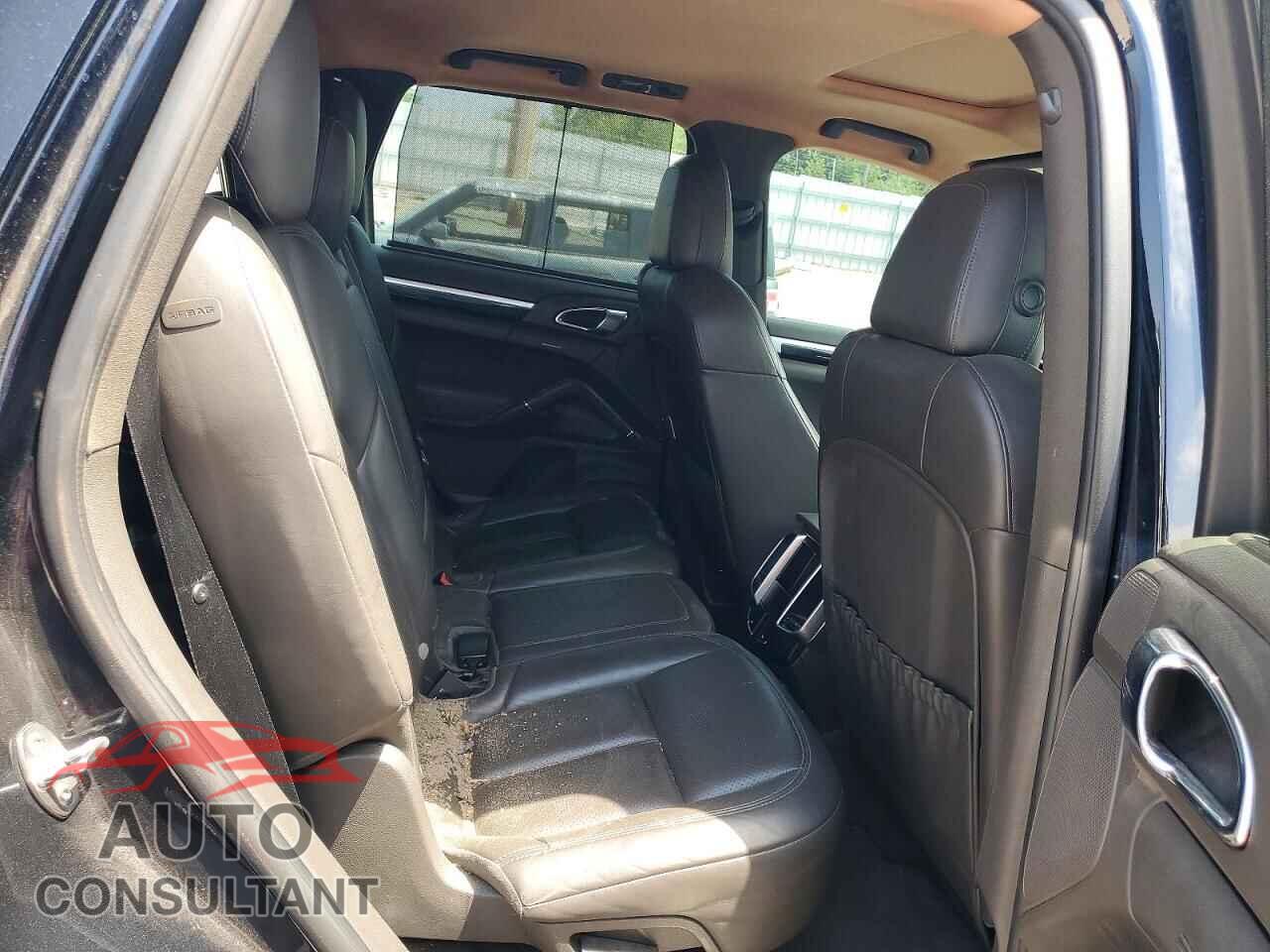 PORSCHE CAYENNE 2016 - WP1AA2A28GLA04317