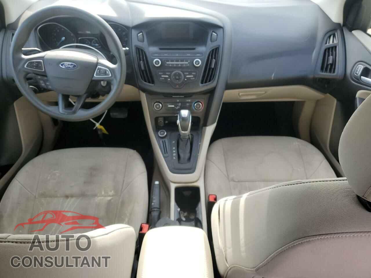 FORD FOCUS 2015 - 1FADP3F26FL317625