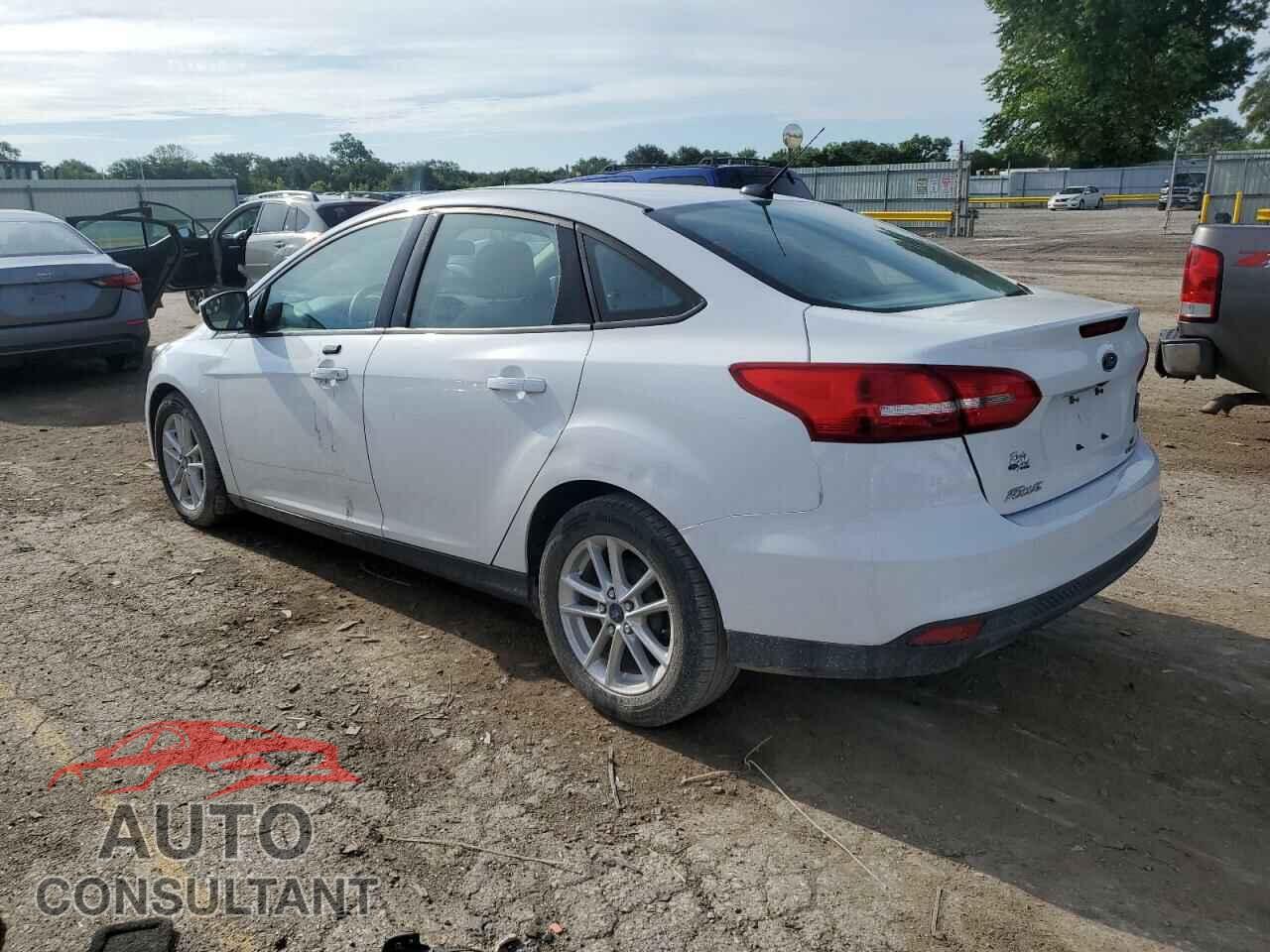 FORD FOCUS 2015 - 1FADP3F26FL317625
