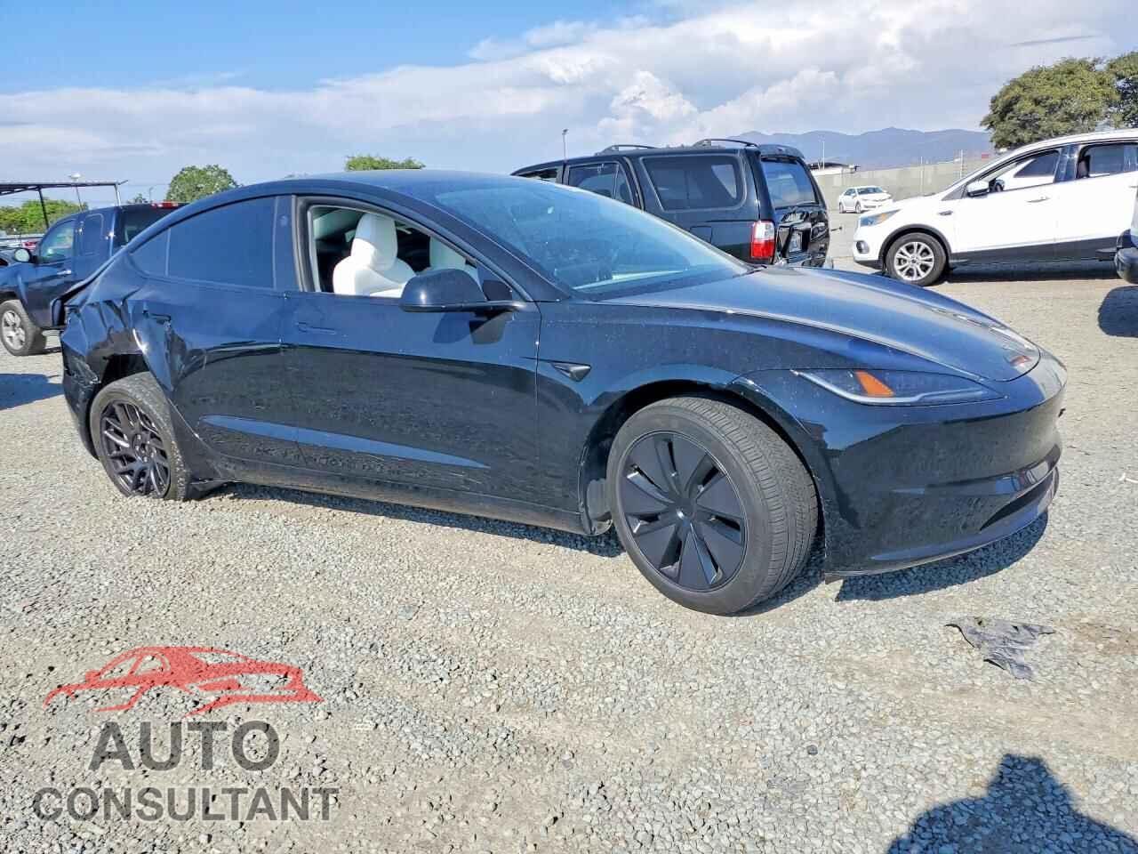 TESLA MODEL 3 2024 - 5YJ3E1EA0RF815528