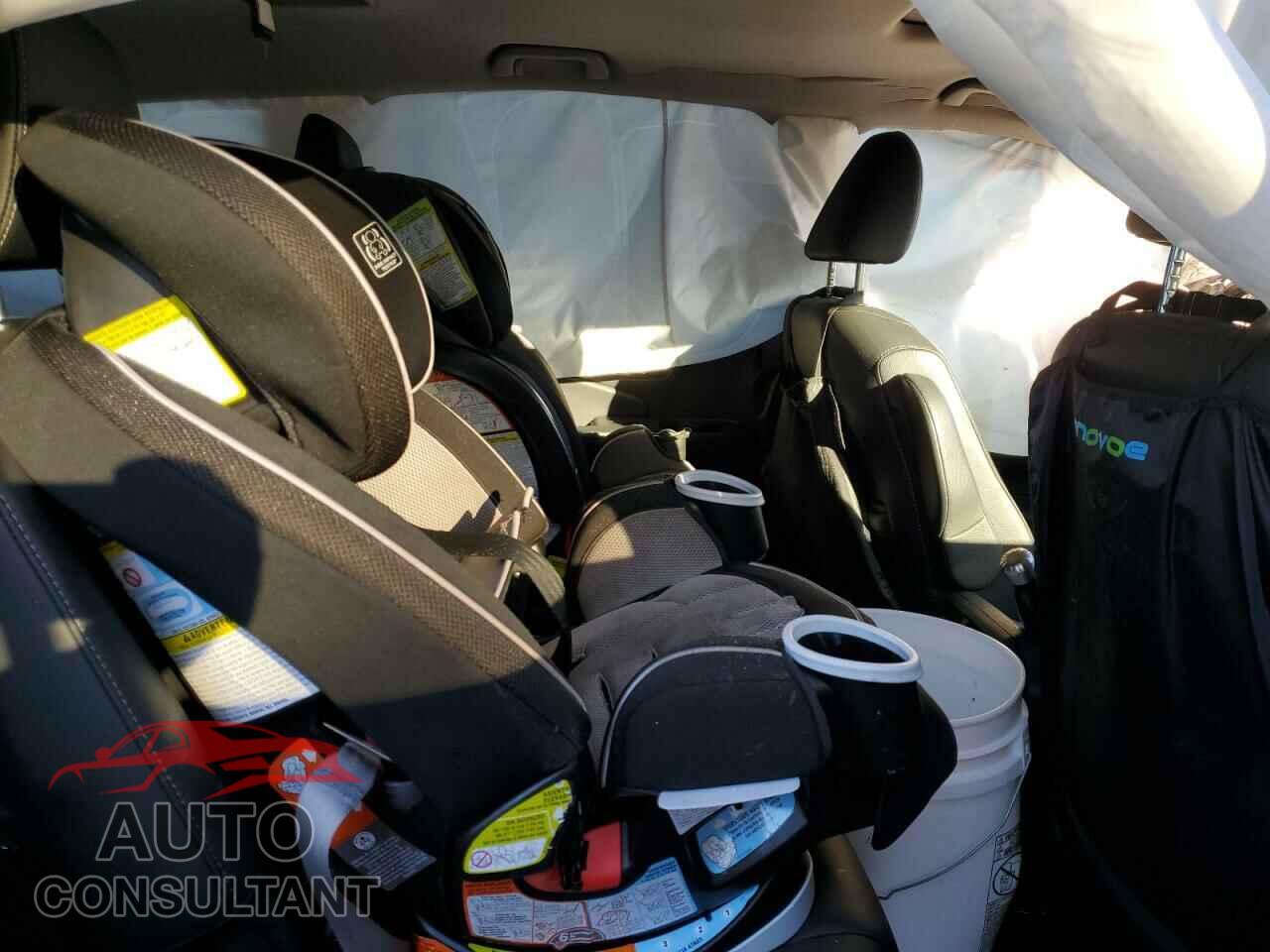 HONDA PILOT 2021 - 5FNYF6H53MB090577