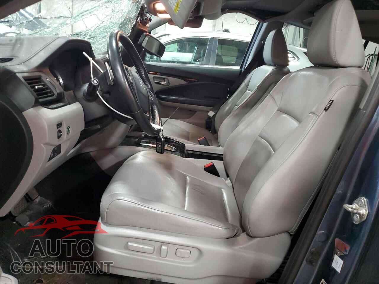 HONDA PILOT 2017 - 5FNYF6H96HB100110