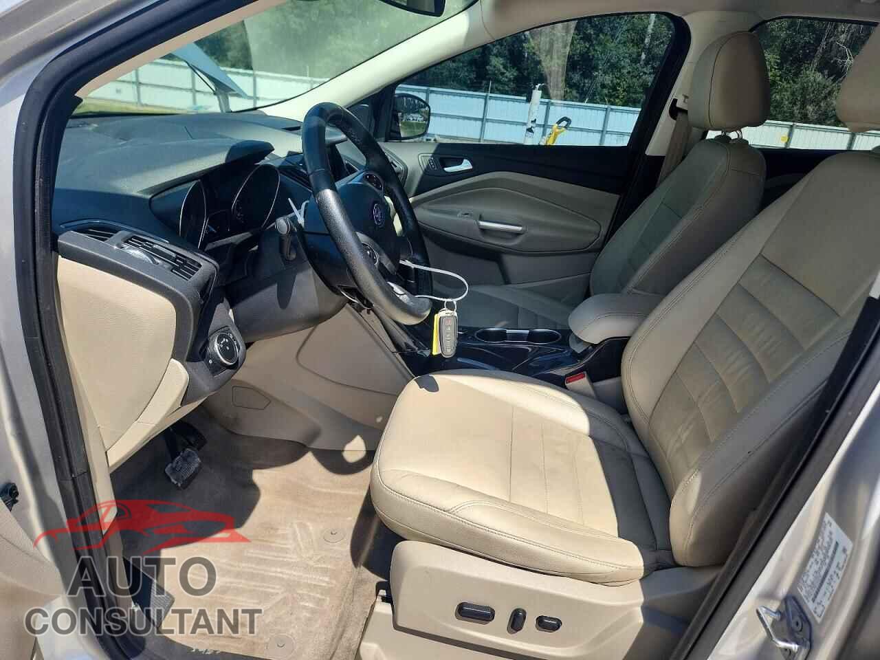 FORD ESCAPE 2015 - 1FMCU0J99FUB45792
