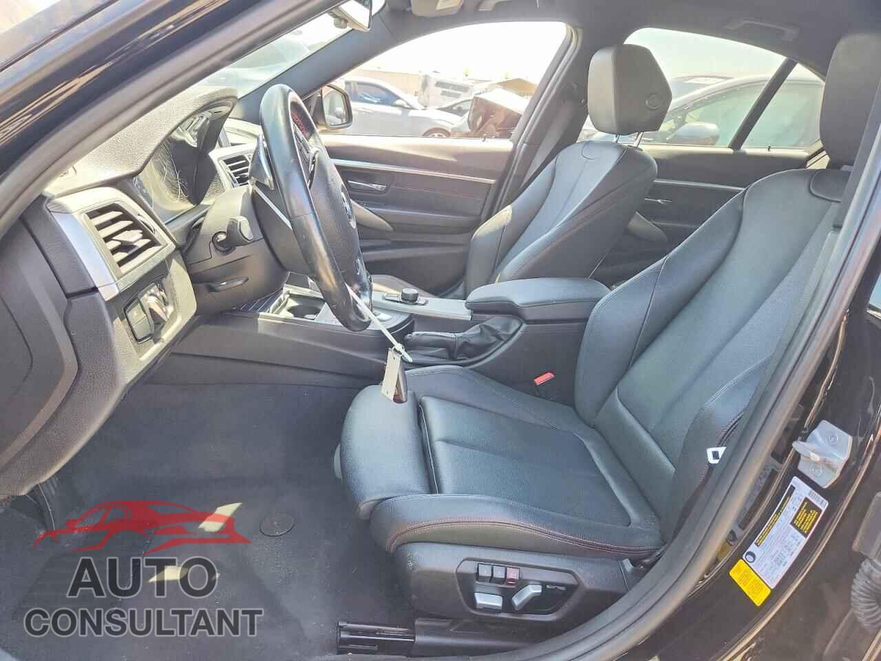 BMW 3 SERIES 2018 - WBA8B9C54JEE83375