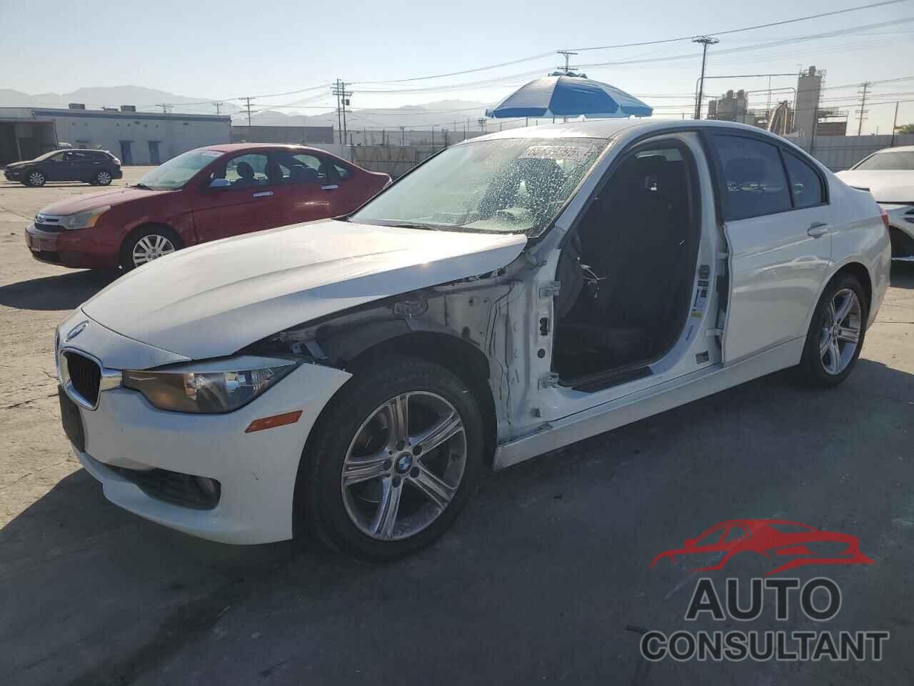 BMW 3 SERIES 2015 - WBA3C1C51FP852176