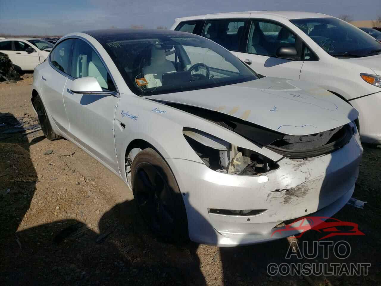 TESLA MODEL 3 2020 - 5YJ3E1EBXLF607009