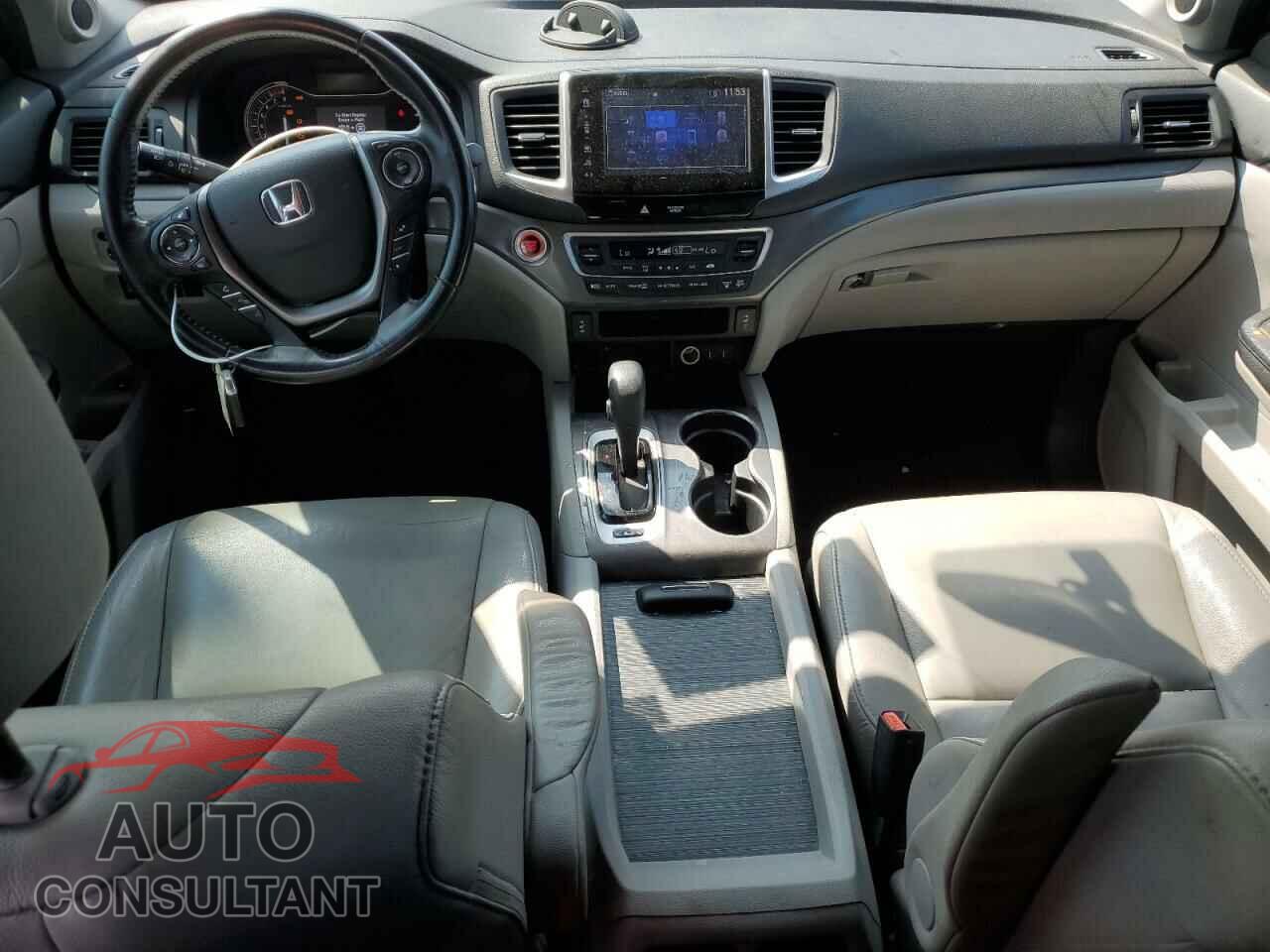 HONDA PILOT 2017 - 5FNYF6H5XHB019060
