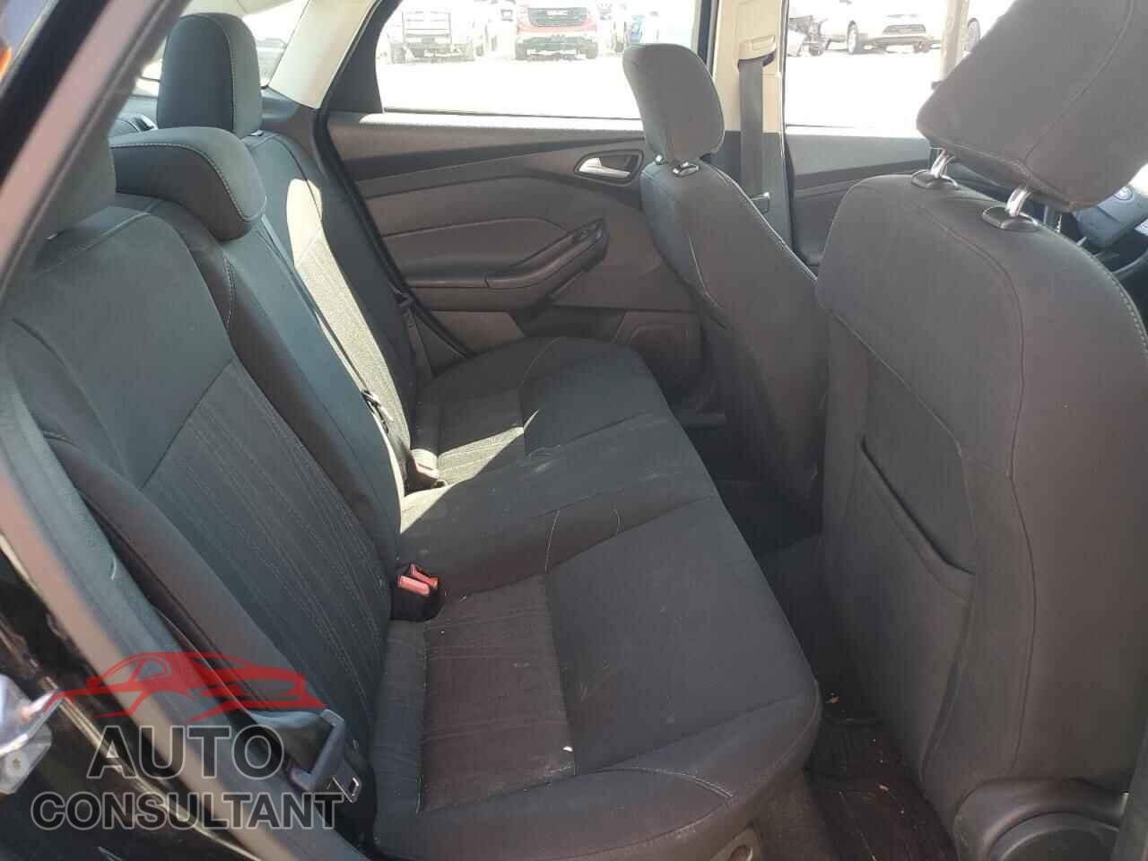 FORD FOCUS 2017 - 1FADP3F27HL200557