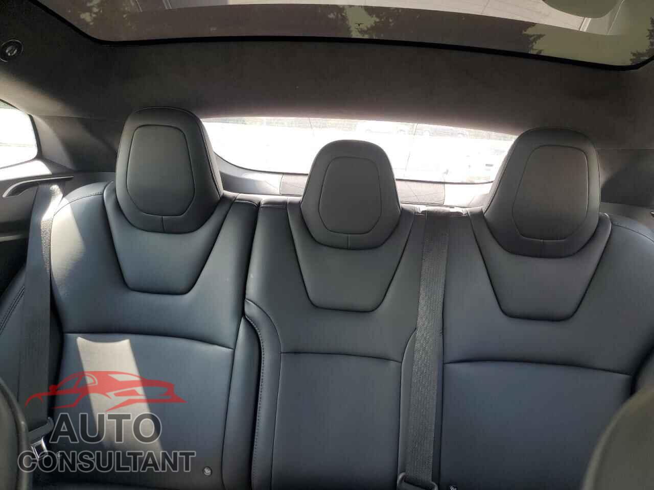 TESLA MODEL S 2017 - 5YJSA1E24HF228943