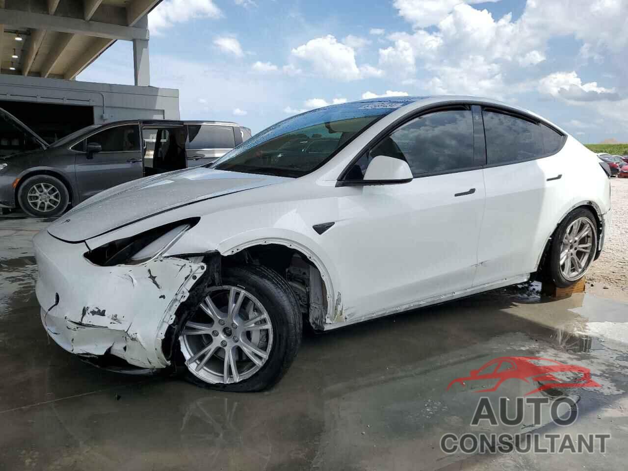 TESLA MODEL Y 2023 - 7SAYGDEE1PF590900