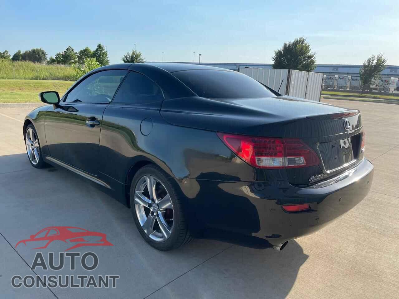 LEXUS IS 2012 - JTHFE2C25C2508217