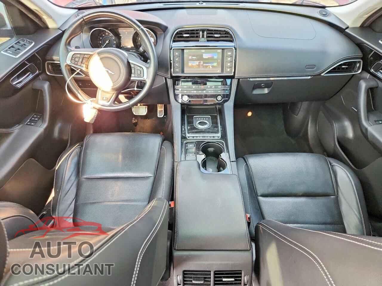 JAGUAR F-PACE 2017 - SADCL2BV1HA883268