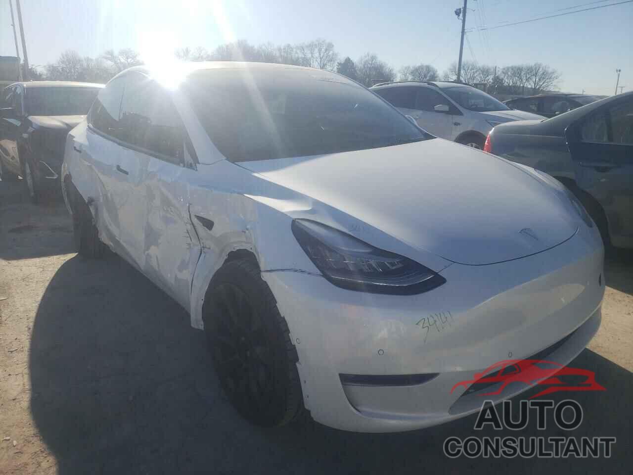 TESLA MODEL Y 2021 - 5YJYGDEE2MF257419