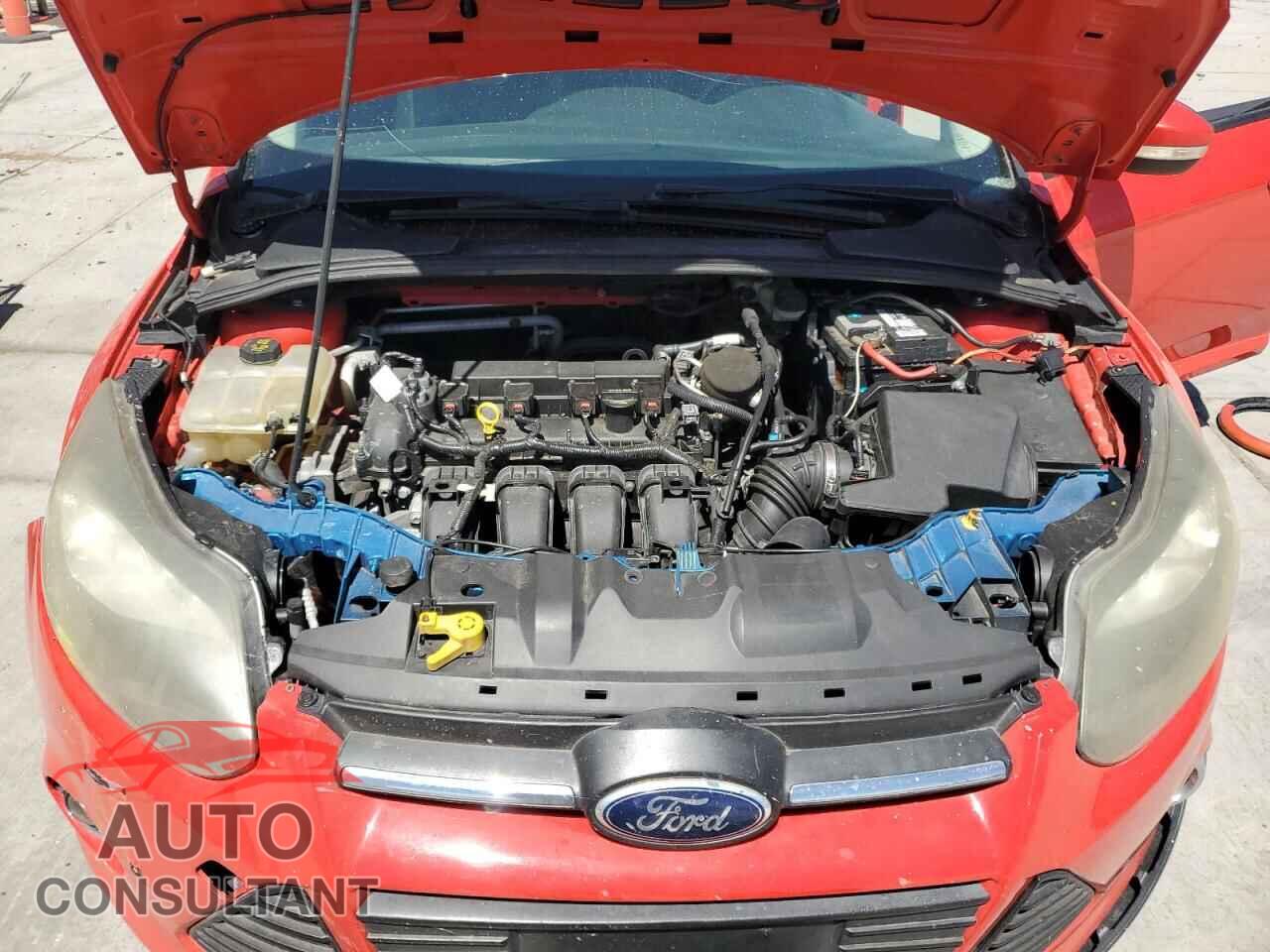 FORD FOCUS 2014 - 1FADP3F23EL246575