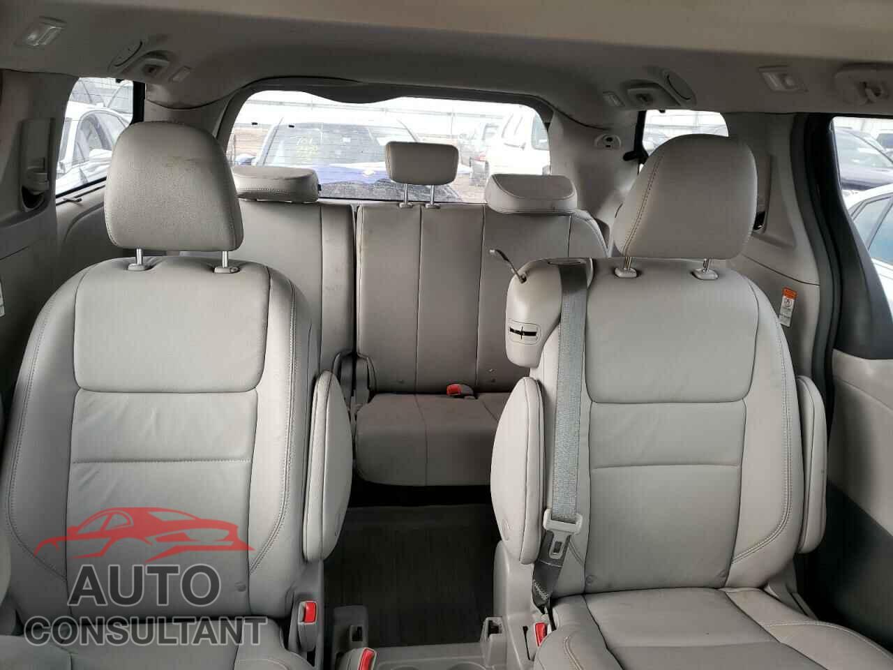 TOYOTA SIENNA 2018 - 5TDYZ3DC5JS963473
