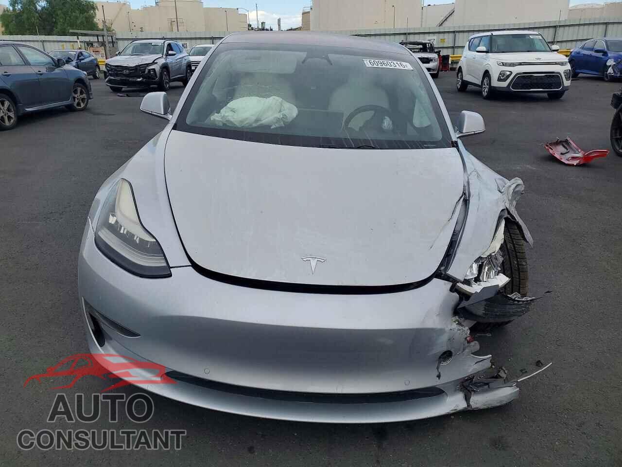 TESLA MODEL 3 2018 - 5YJ3E1EB7JF099515