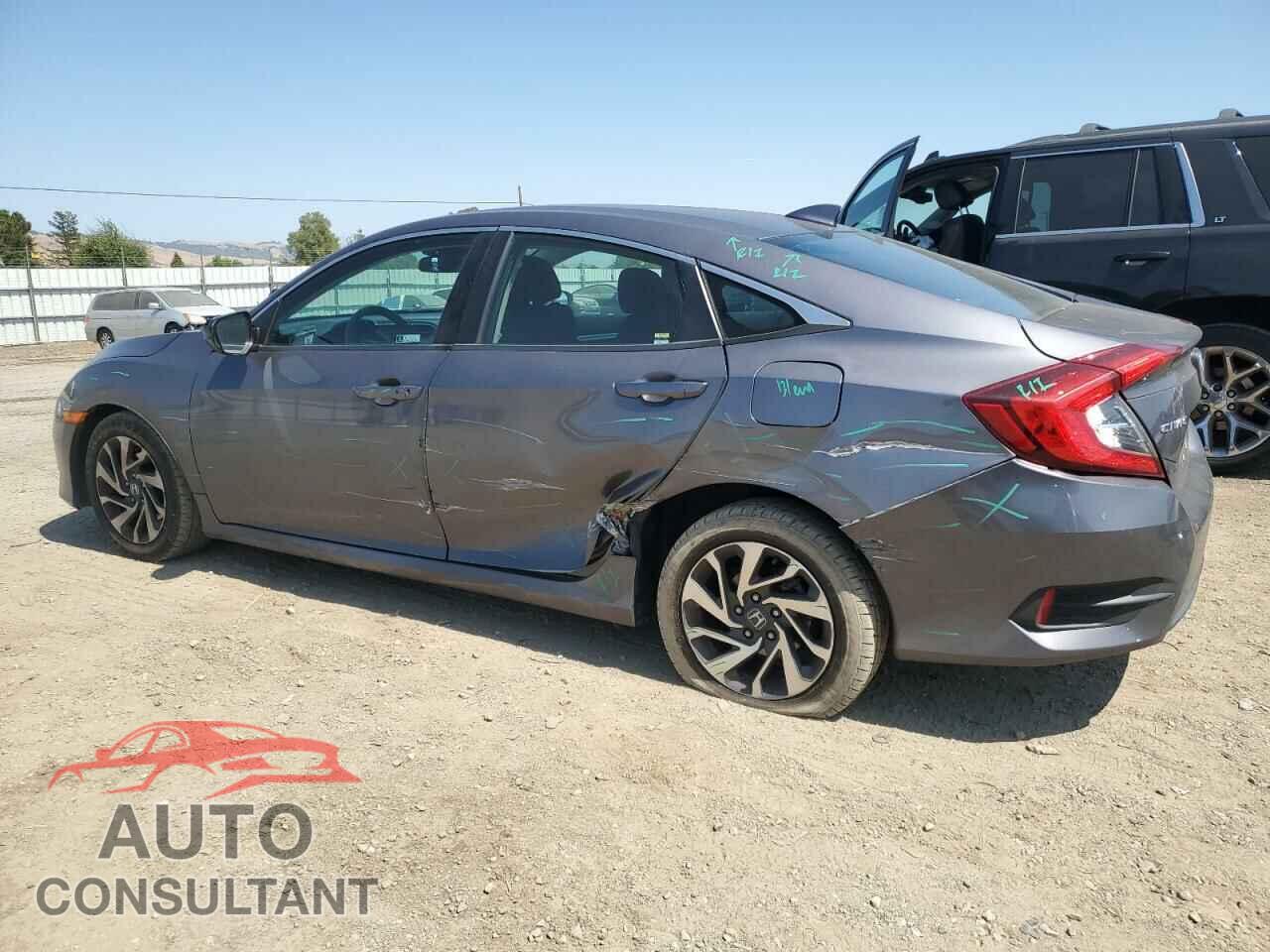 HONDA CIVIC 2018 - 2HGFC2F84JH605339