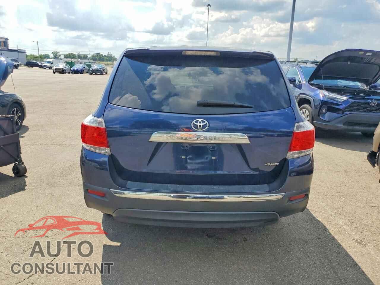 TOYOTA HIGHLANDER 2013 - 5TDBK3EH2DS213232