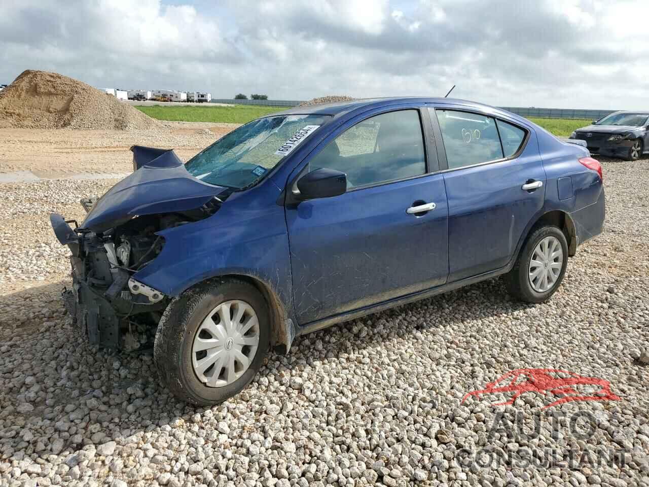 NISSAN VERSA 2018 - 3N1CN7AP7JL862657