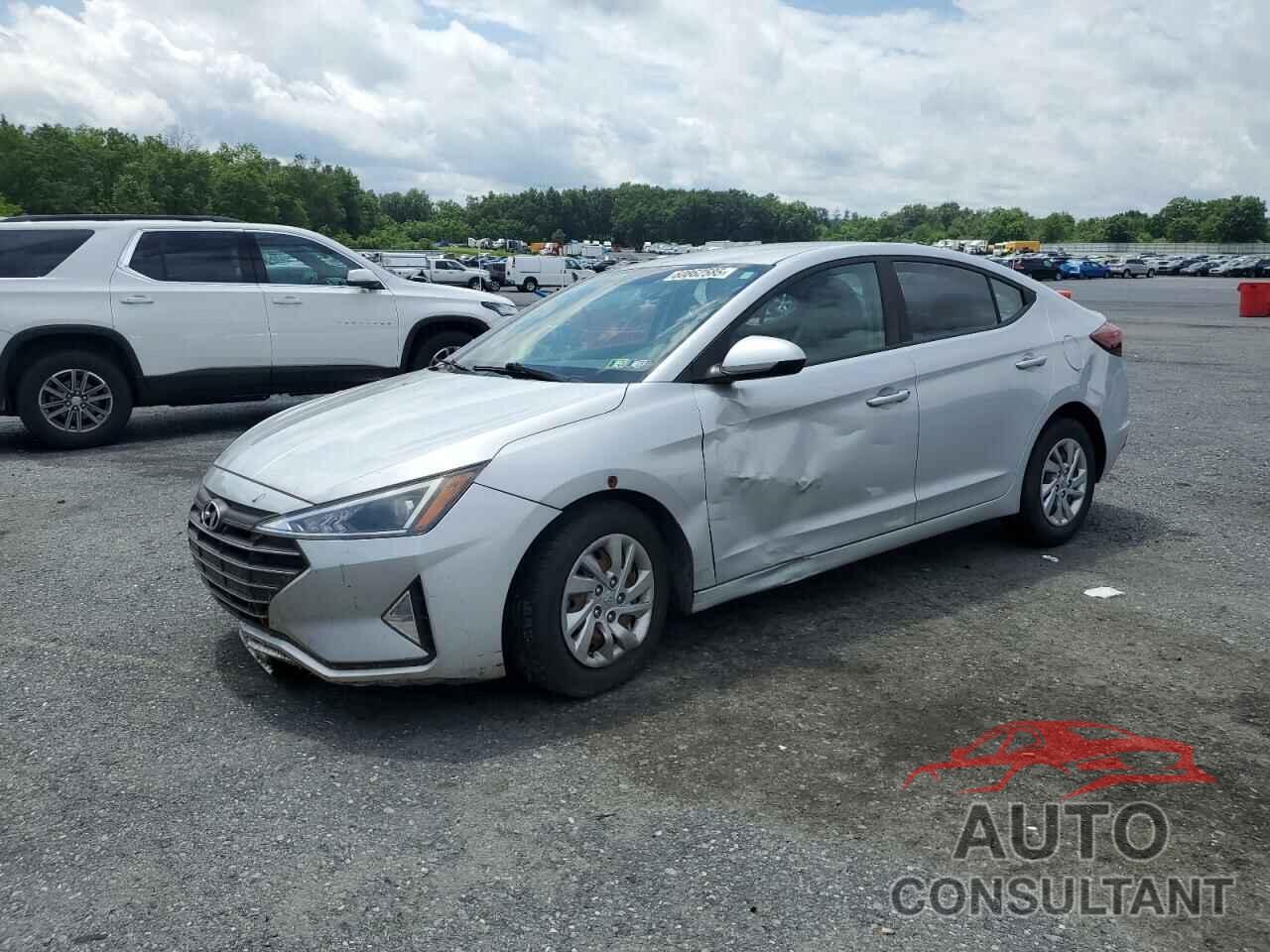 HYUNDAI ELANTRA 2019 - KMHD74LFXKU821988