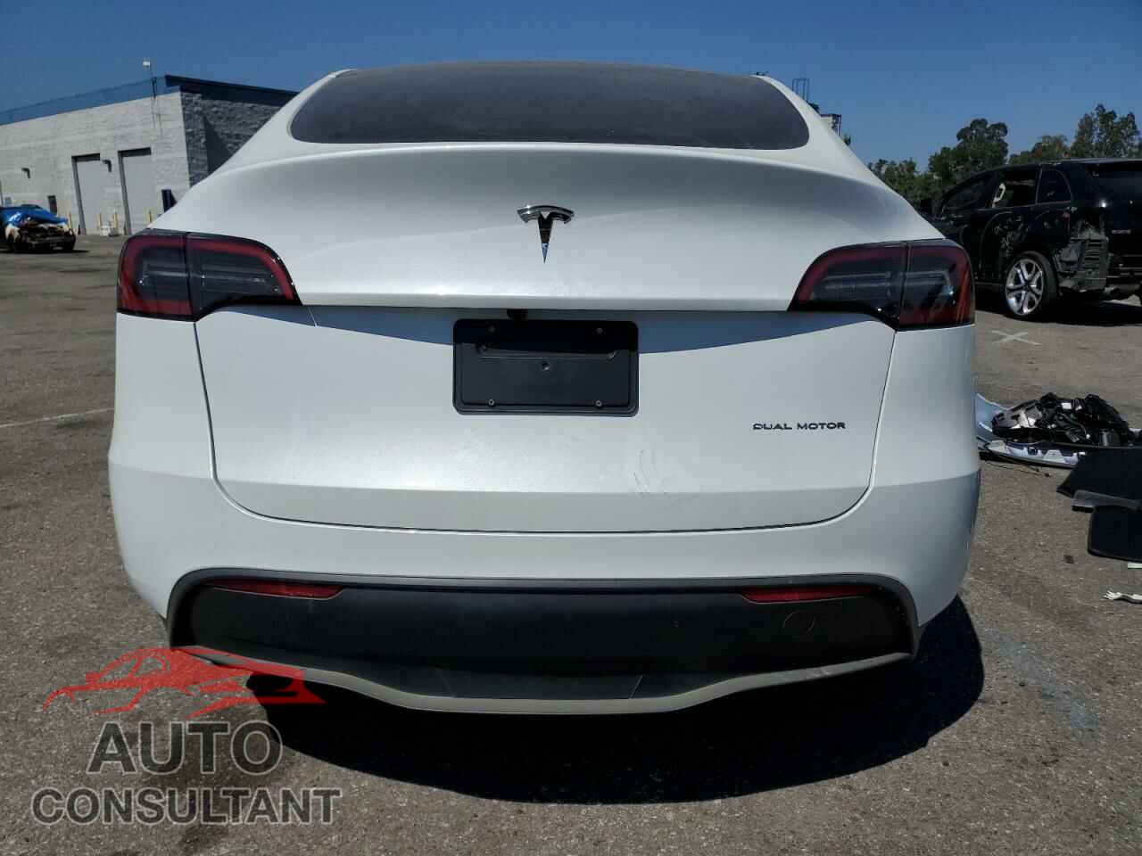TESLA MODEL Y 2024 - 7SAYGDEE2RF088772