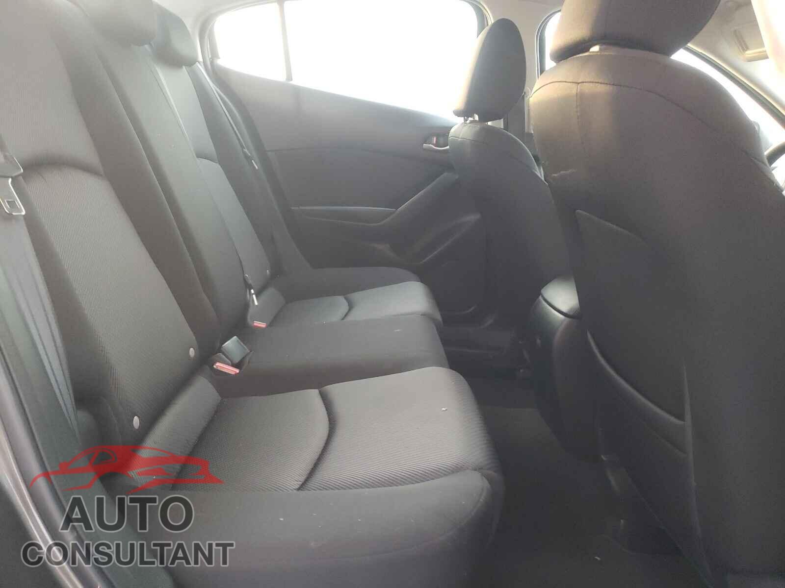MAZDA 3 2017 - 3MZBN1U73HM106908