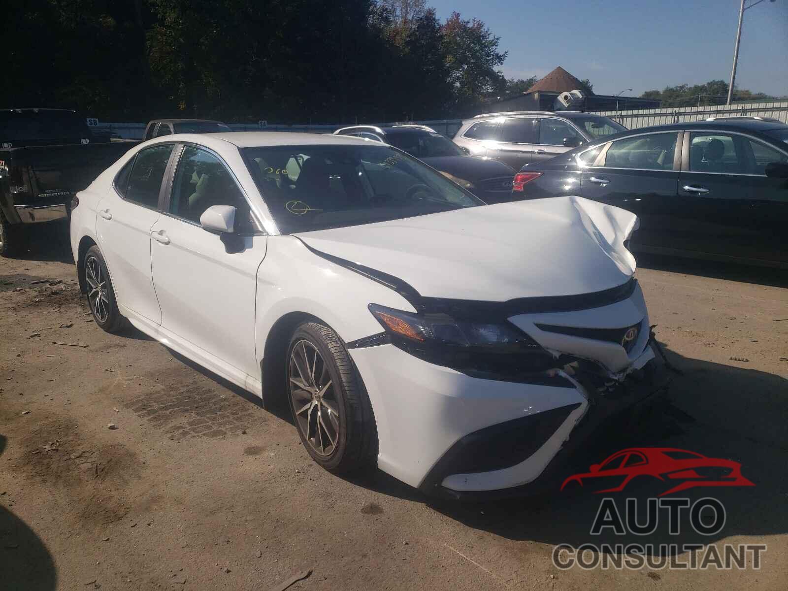 TOYOTA CAMRY 2021 - 4T1G11AKXMU540645