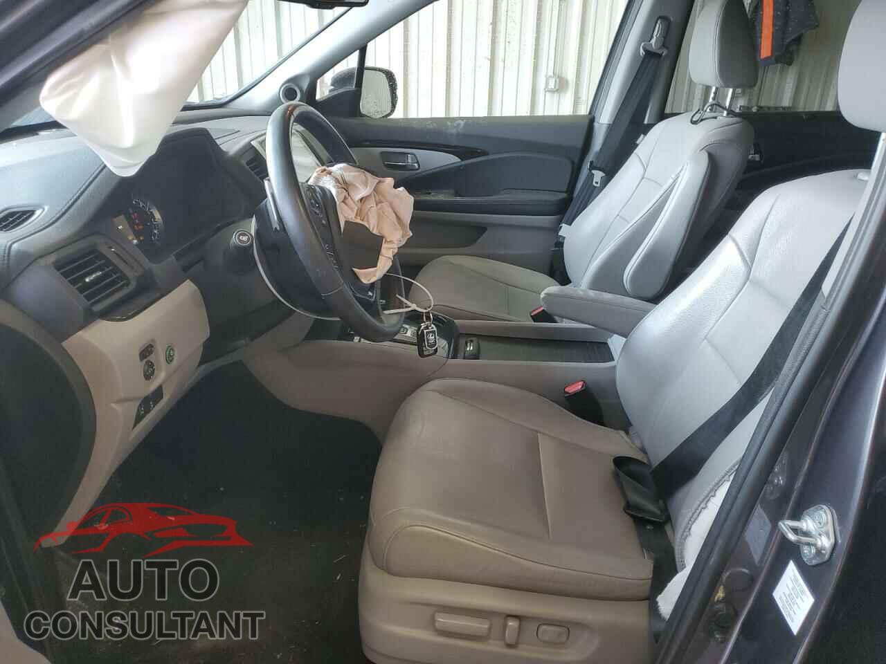 HONDA PILOT 2017 - 5FNYF6H99HB059679