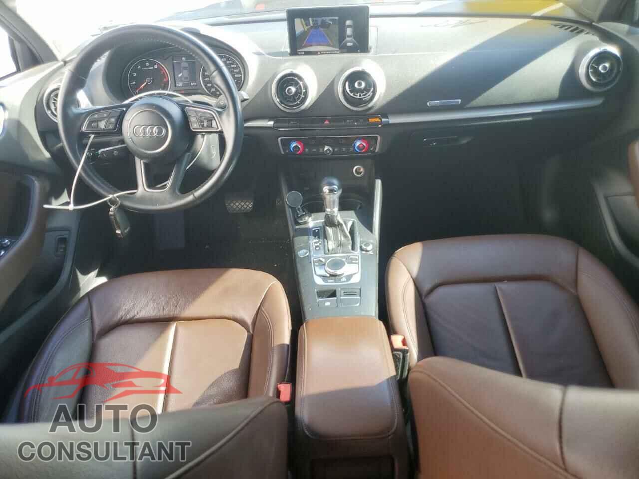 AUDI A3 2018 - WAUAUGFFXJ1024683