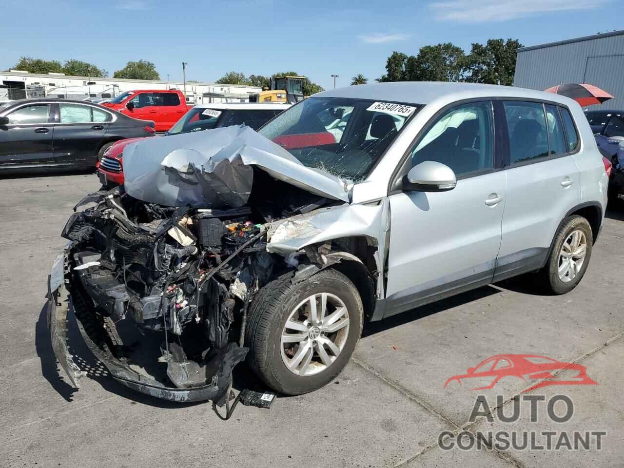 VOLKSWAGEN TIGUAN 2013 - WVGAV3AX4DW615586