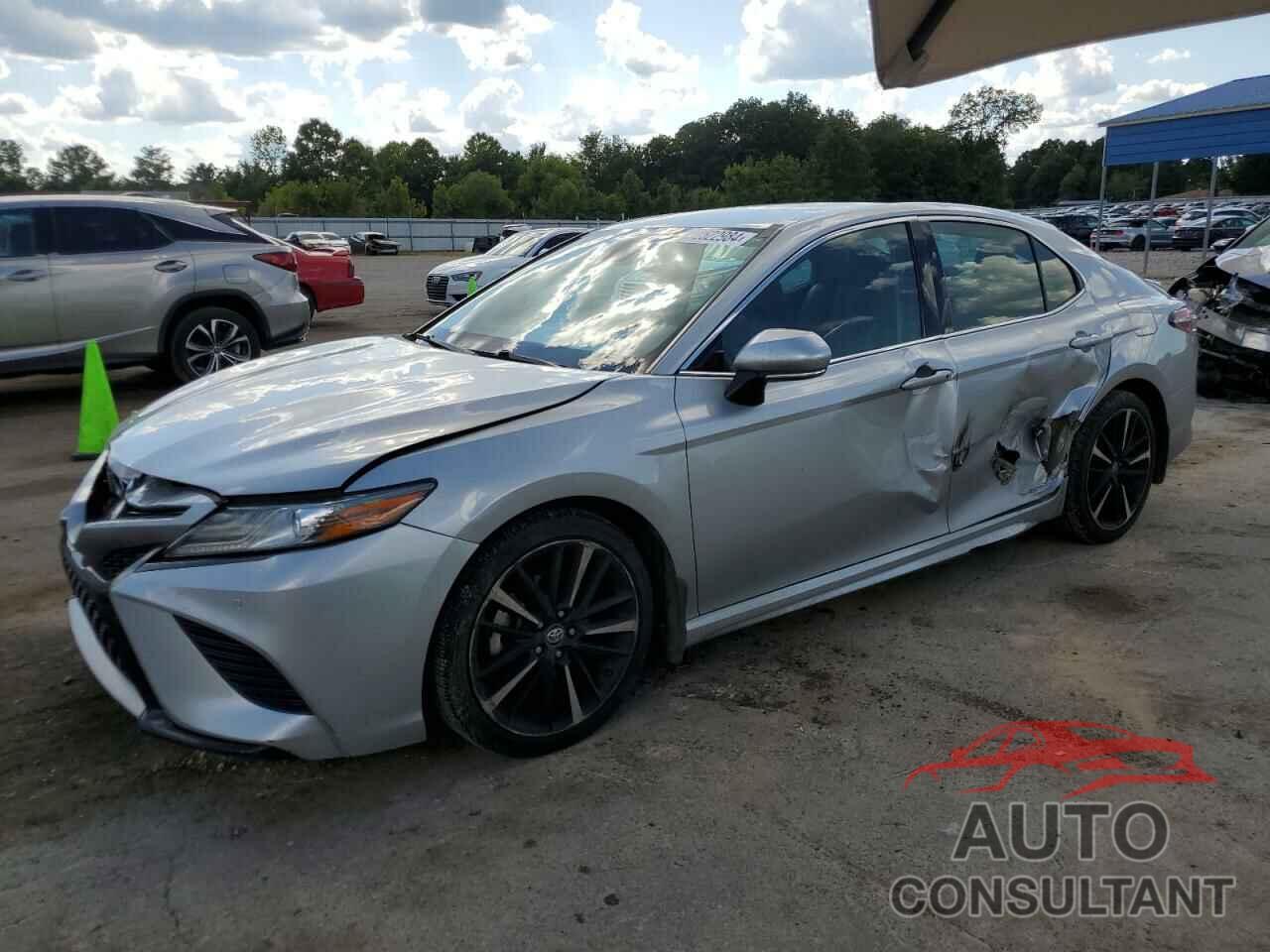 TOYOTA CAMRY 2018 - 4T1B61HK2JU122822