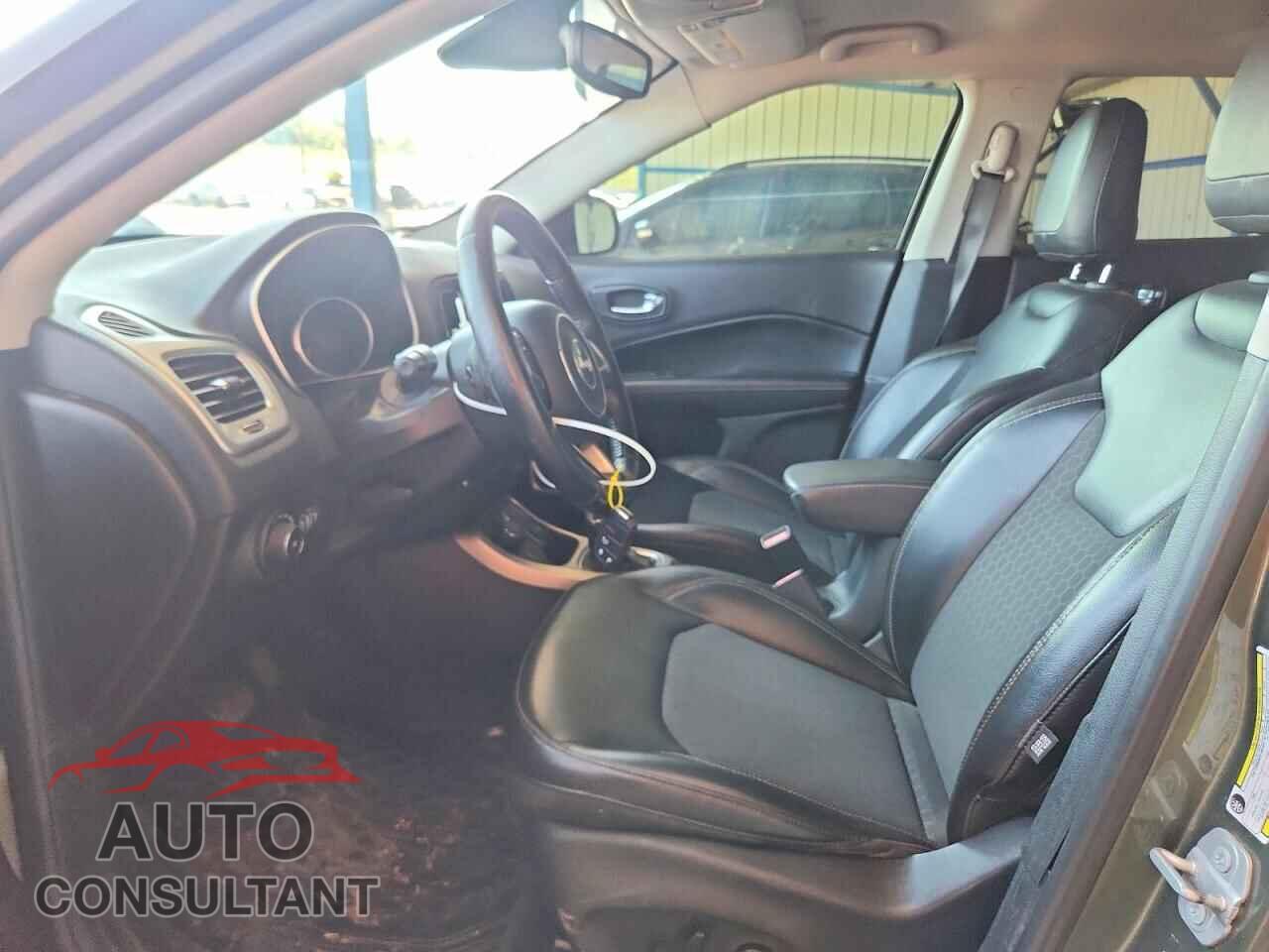 JEEP COMPASS 2018 - 3C4NJDBB4JT231366