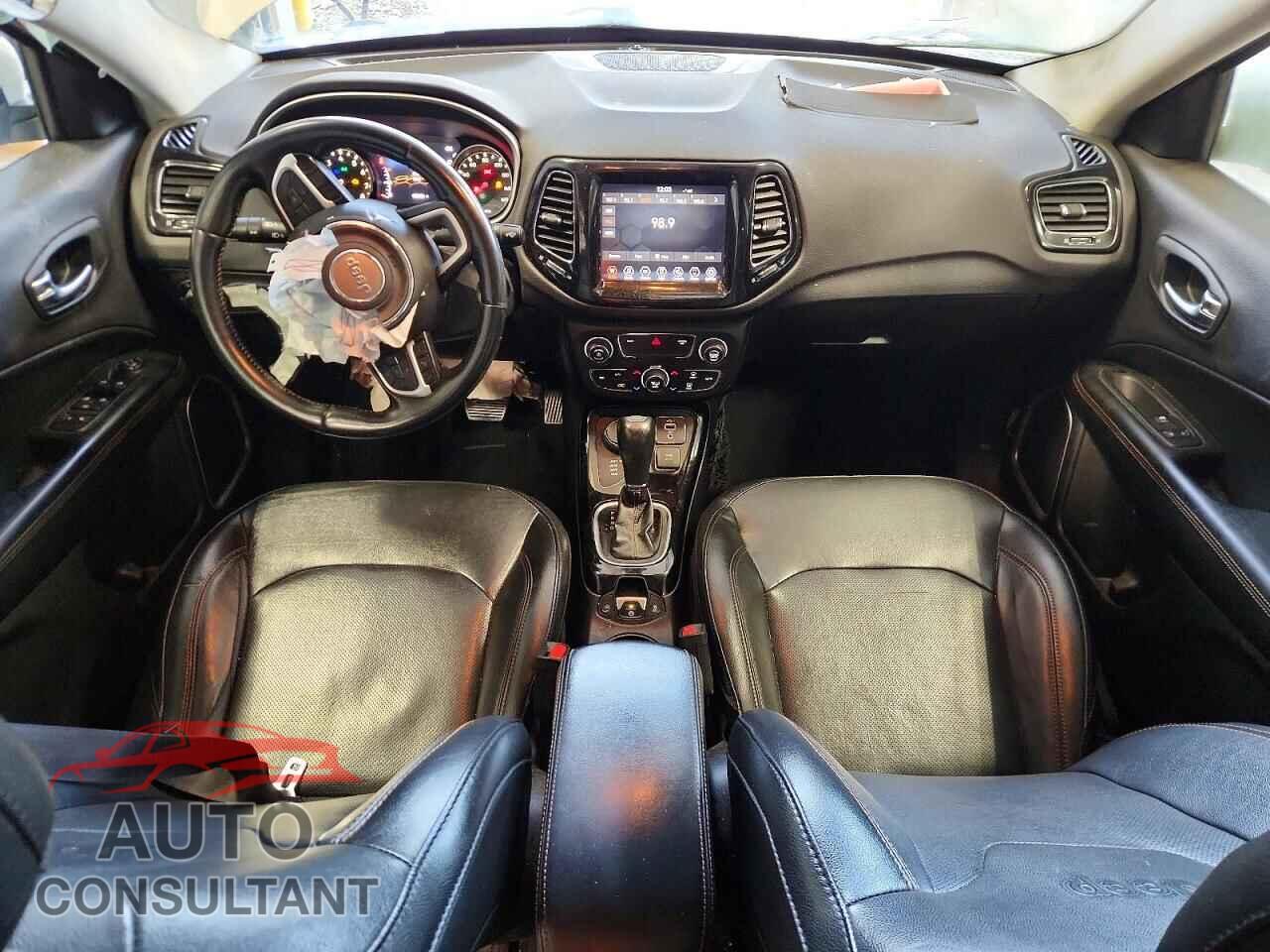 JEEP COMPASS 2020 - 3C4NJDCB6LT175271