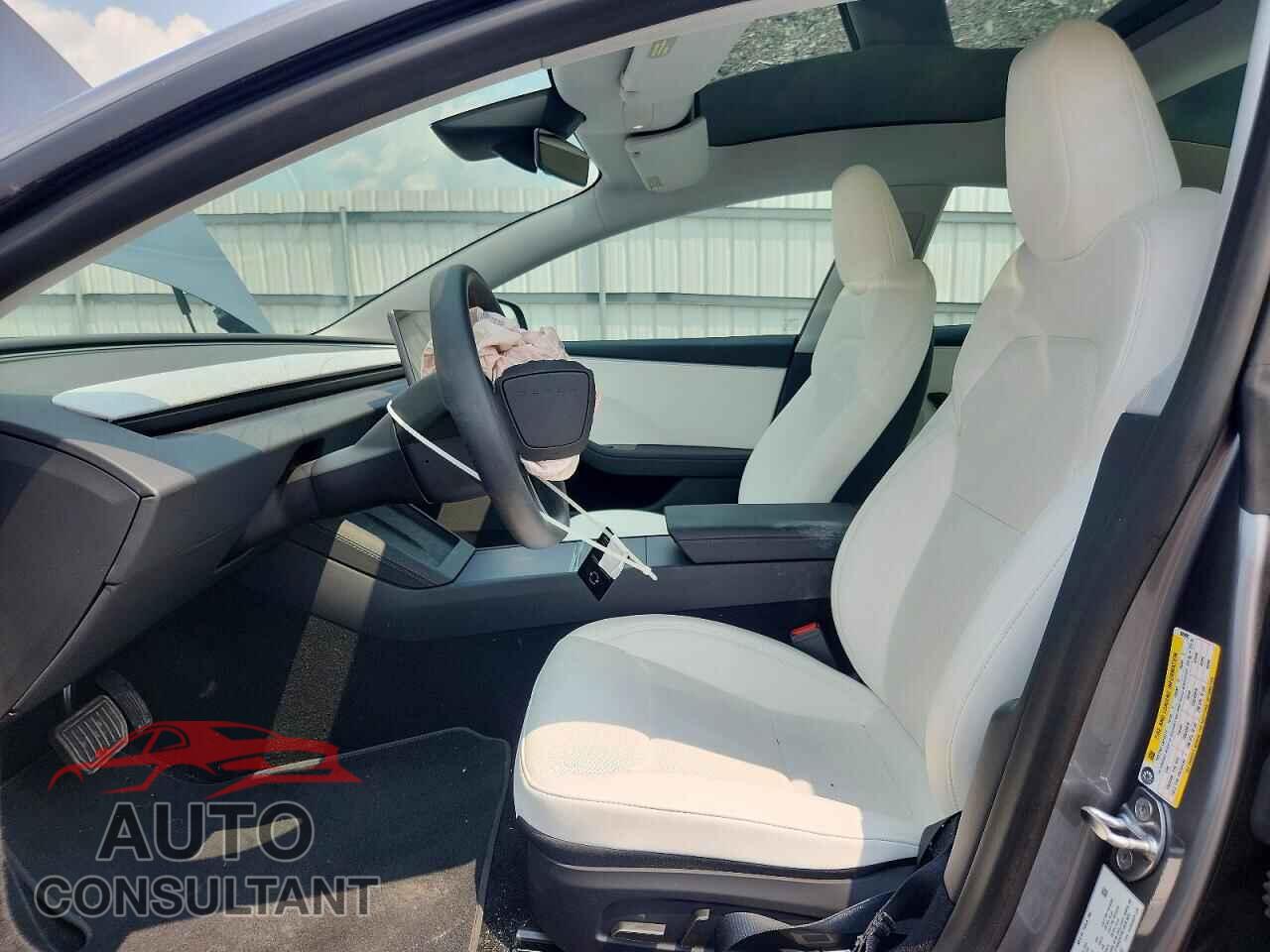 TESLA MODEL 3 2025 - 5YJ3E1EA4SF905903