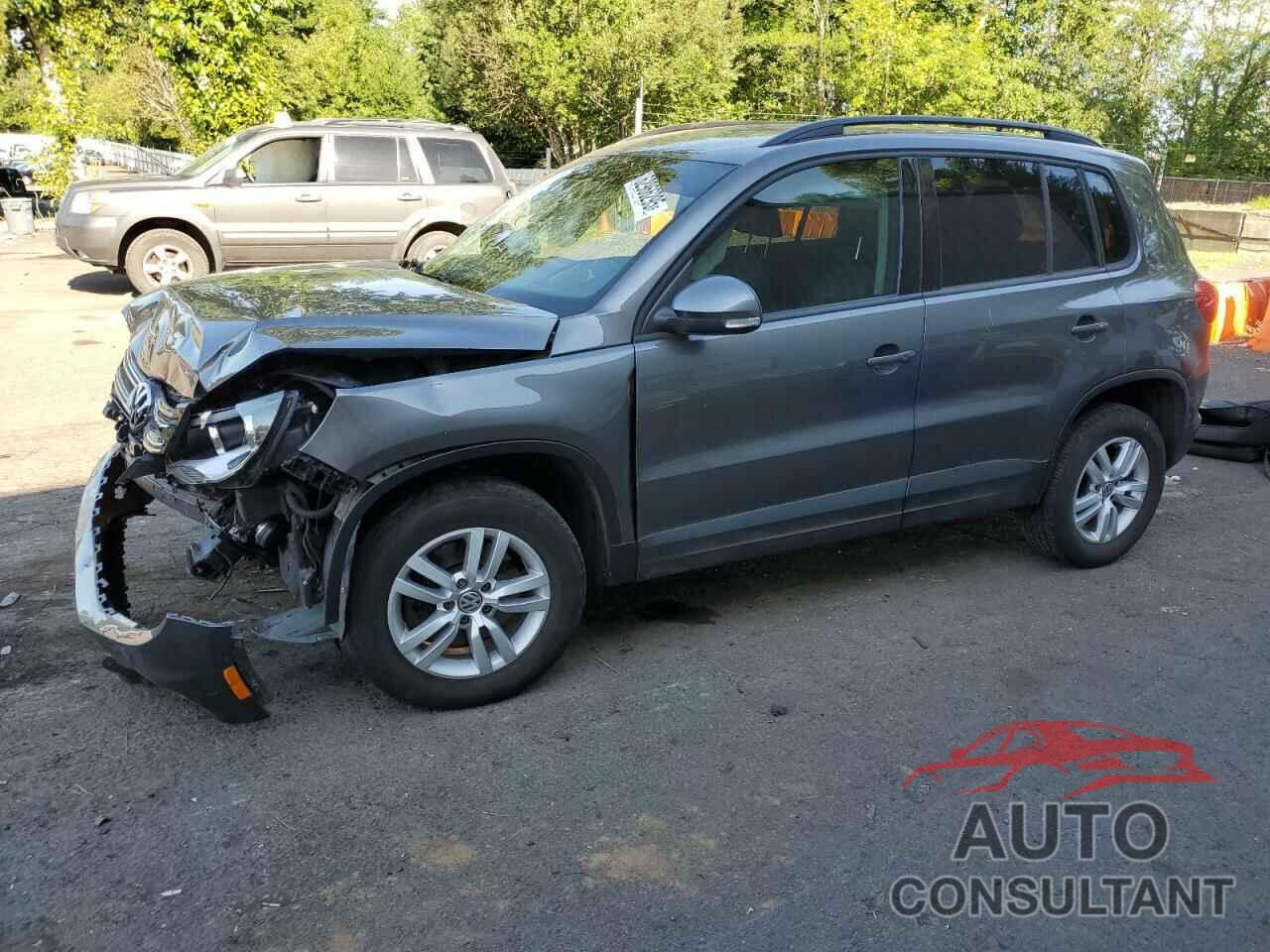 VOLKSWAGEN TIGUAN 2016 - WVGBV7AX6GW536825