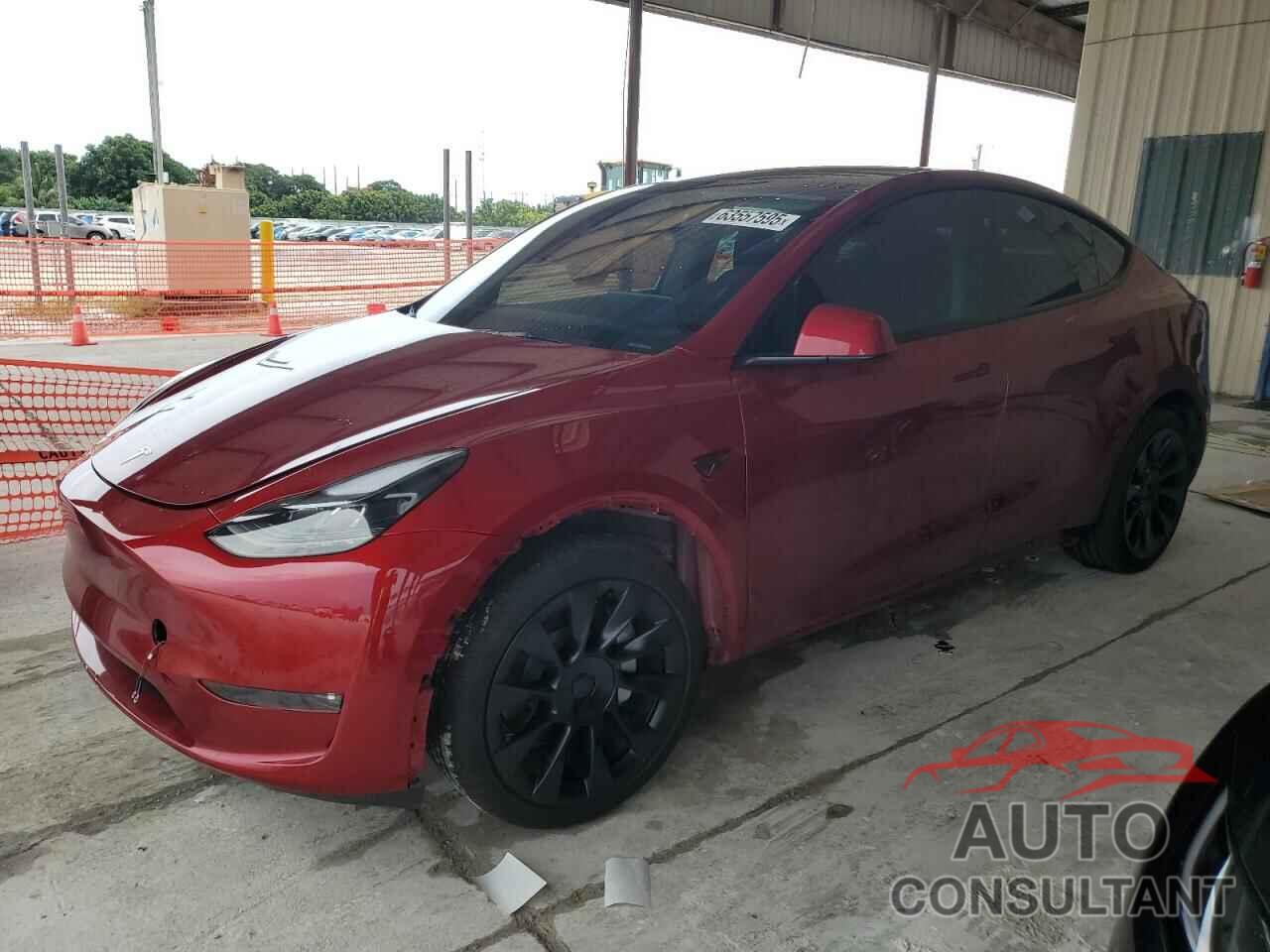 TESLA MODEL Y 2024 - 7SAYGDEE7RF043195