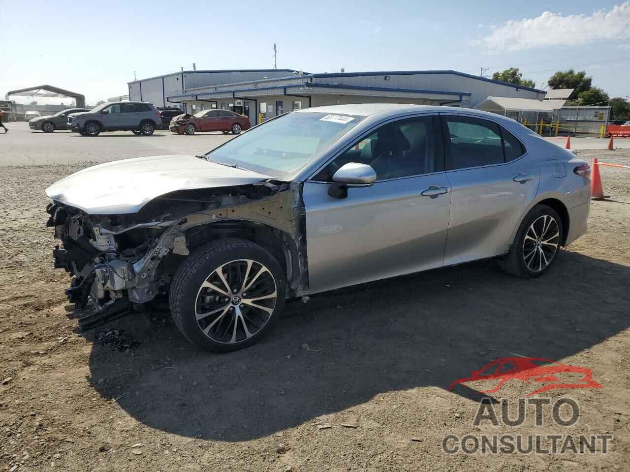 TOYOTA CAMRY 2018 - 4T1B11HK8JU143334