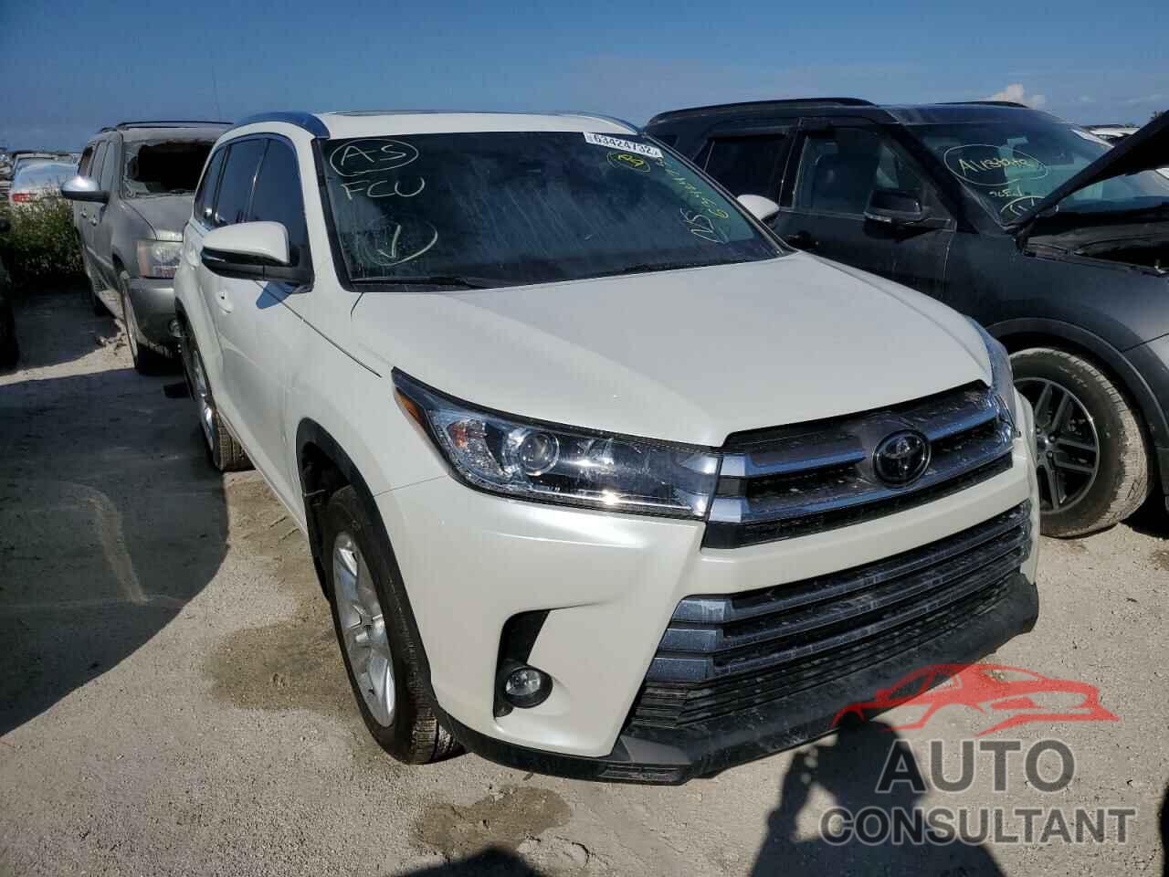 TOYOTA HIGHLANDER 2019 - 5TDDZRFH0KS941747