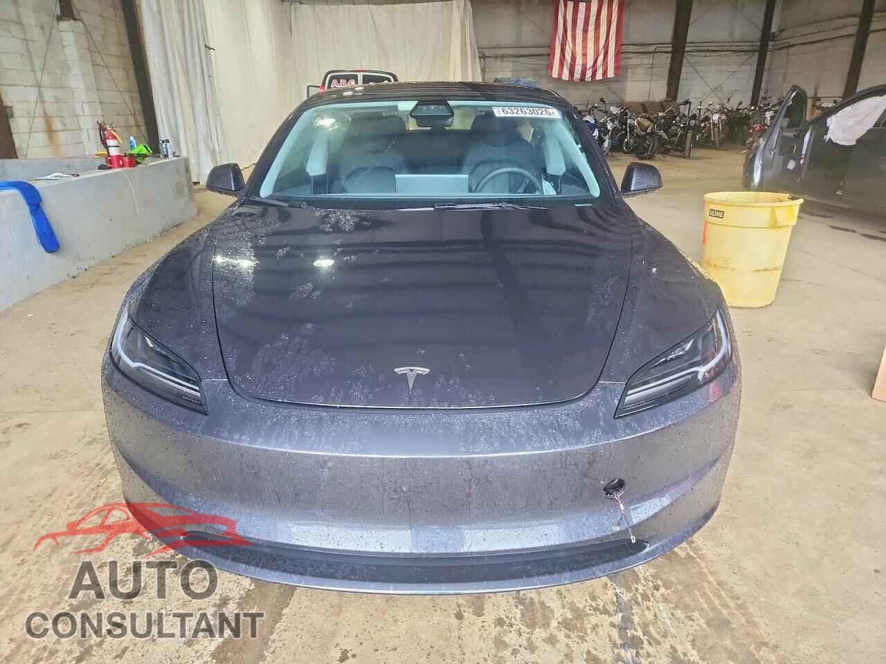 TESLA MODEL 3 2024 - 5YJ3E1EA5RF769484