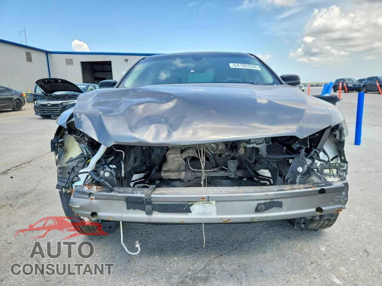FORD TAURUS 2017 - 1FAHP2D85HG143156