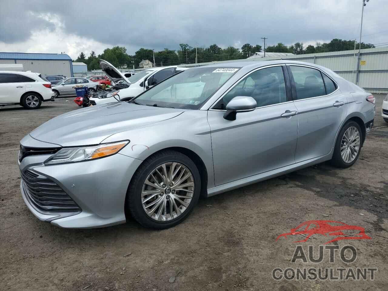 TOYOTA CAMRY 2018 - 4T1B11HK4JU035289